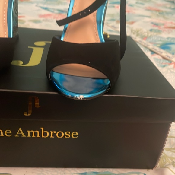 June Ambrose black with peacock pattern 4 inch heels - Picture 8 of 8